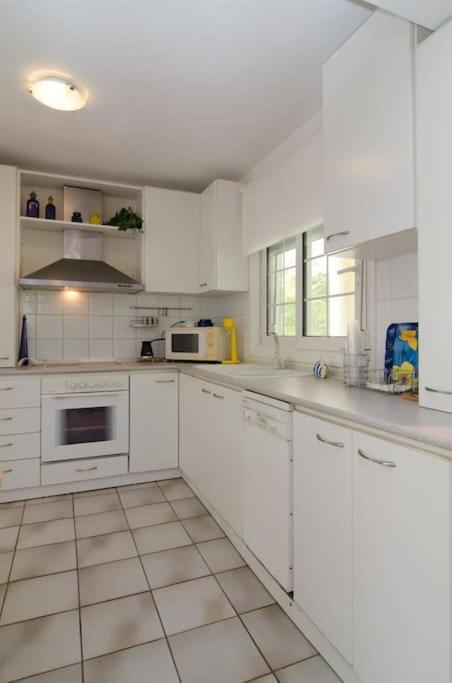 Vila Wonderful House With Private Garden Flogita Exteriér fotografie