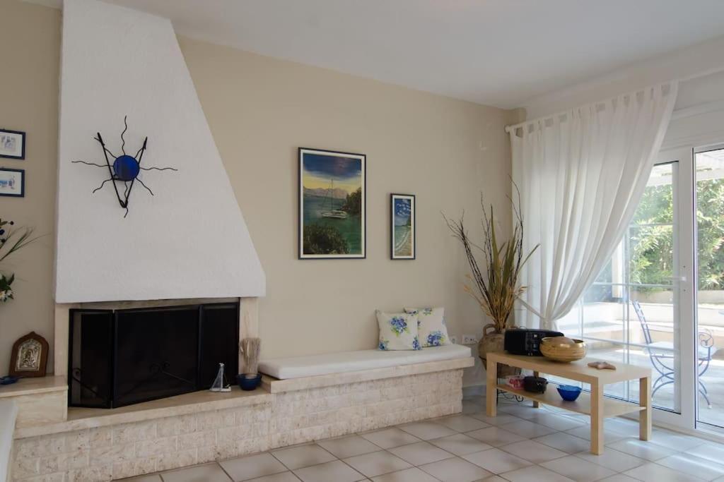Vila Wonderful House With Private Garden Flogita Exteriér fotografie