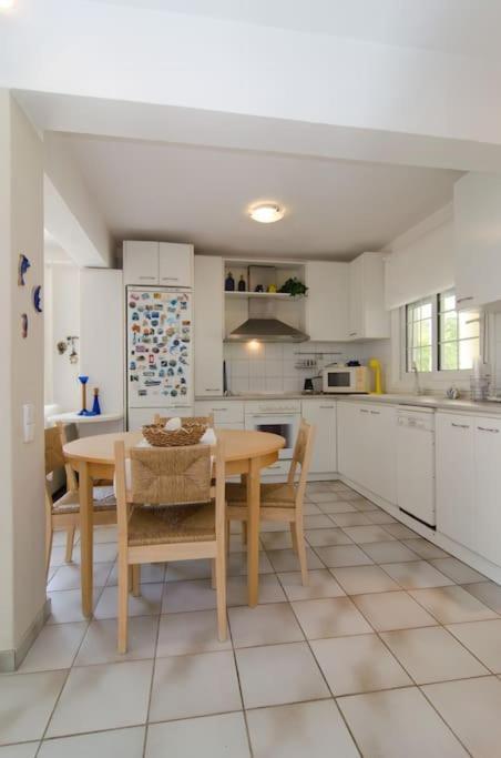 Vila Wonderful House With Private Garden Flogita Exteriér fotografie