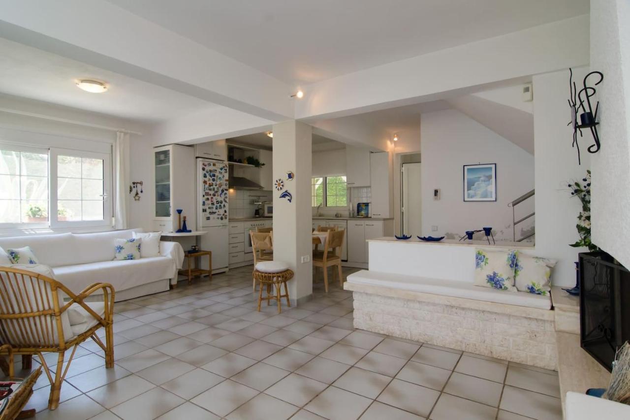 Vila Wonderful House With Private Garden Flogita Exteriér fotografie