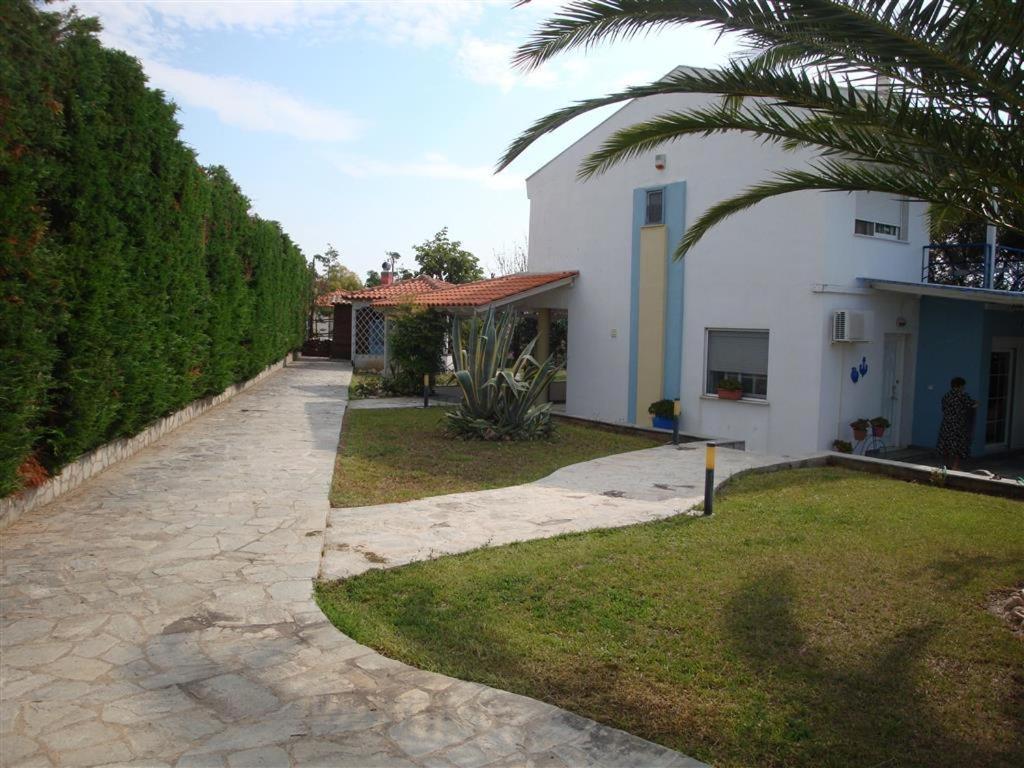Vila Wonderful House With Private Garden Flogita Exteriér fotografie
